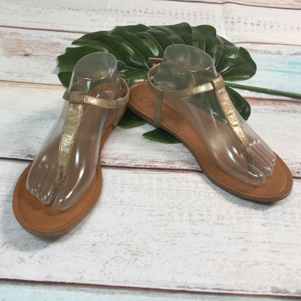 American Rag Gold Sandals - Picture 3 of 8